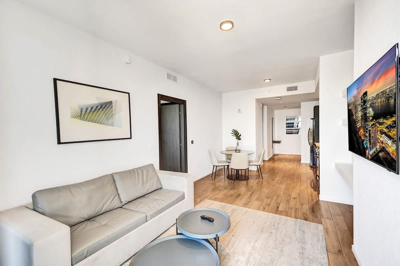 Building Photo - 398 NE 5th St