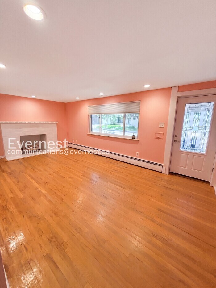 Building Photo - 1552 S Flamingo Way