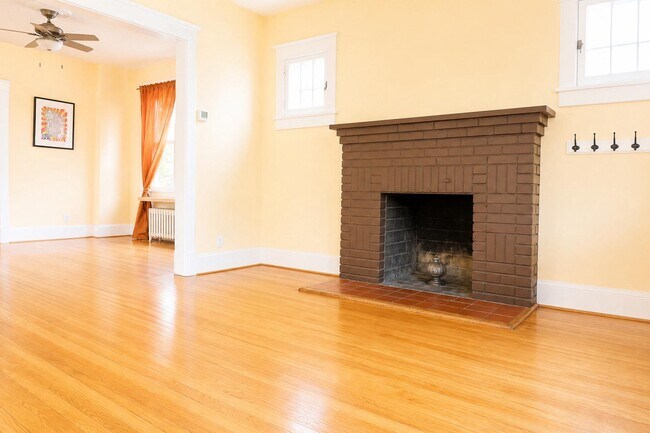 Building Photo - 111 E Randolph Ave