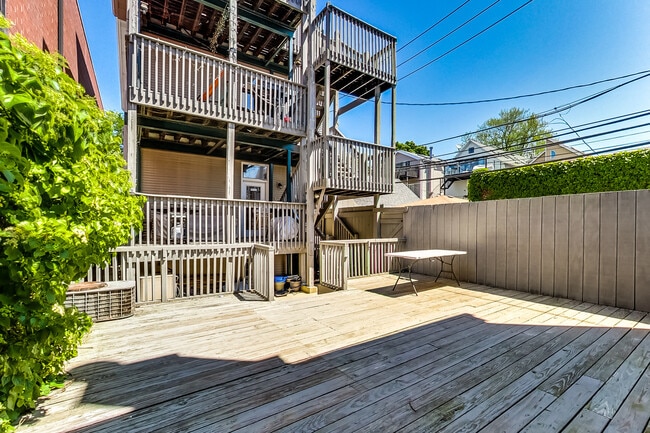 Building Photo - 1415 W Barry Ave