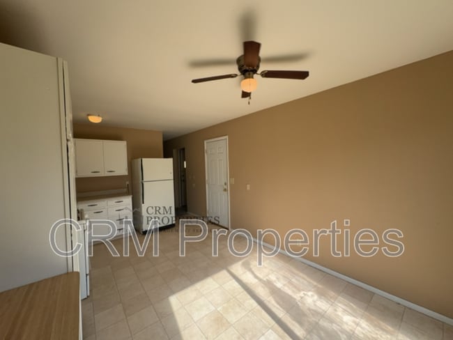 Building Photo - 2400 Balmoral Blvd