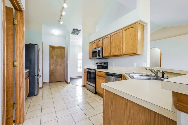 Building Photo - 2391 Sweetwater Blvd