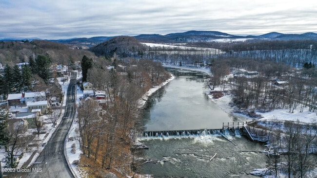 Building Photo - 48 Salem St