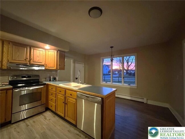 Building Photo - 505 Penn St