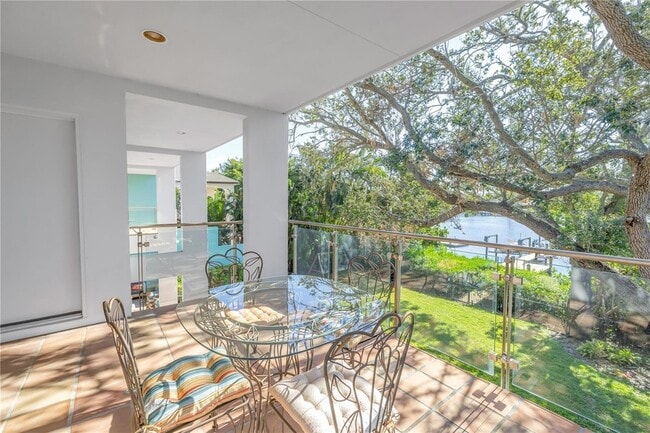 Building Photo - 838 Monterey Blvd NE