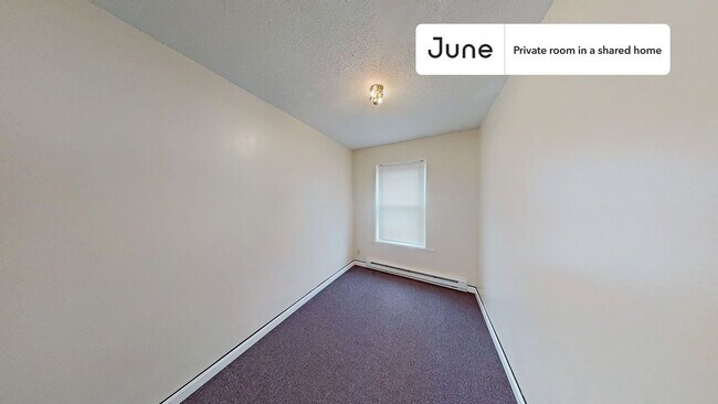 Primary Photo - Private bedroom in 3 bed/1 bath Home