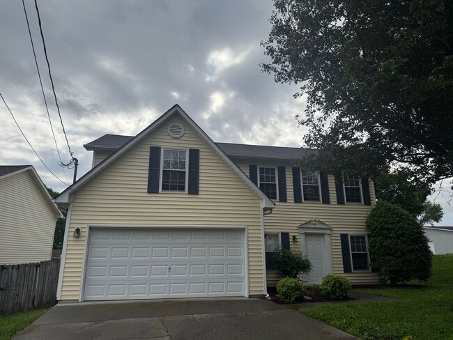 Primary Photo - Great location! 3 bedroom Home in Farragut