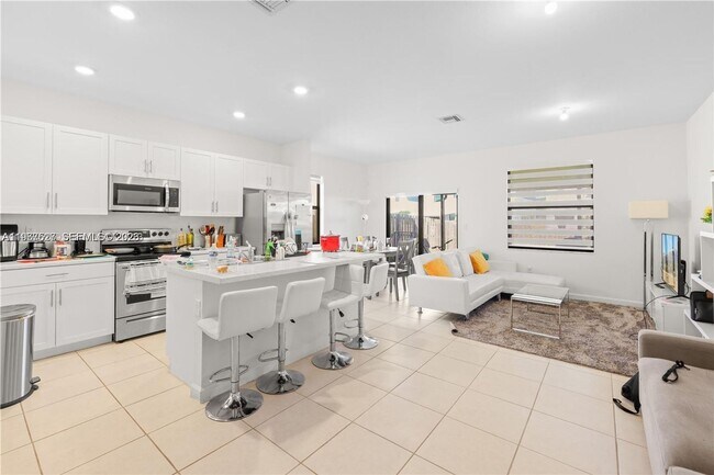 Building Photo - 25449 SW 108th Ct