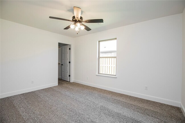 Building Photo - 2509 Westbrook Lp