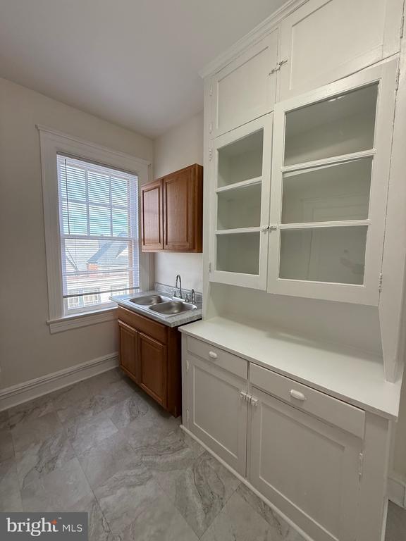 Building Photo - 702 Prince Edward St