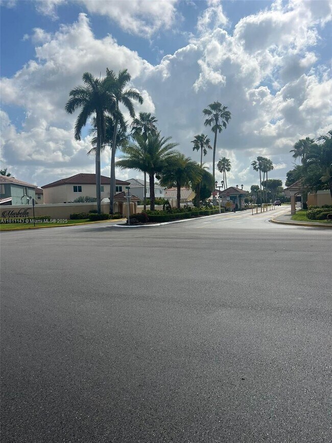 Building Photo - 8500 NW 196th Terrace