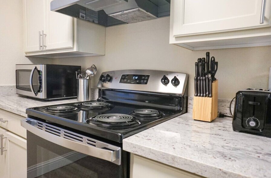 Building Photo - 12701 N Pennsylvania Ave