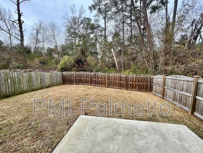 Building Photo - 341 Liliana Dr