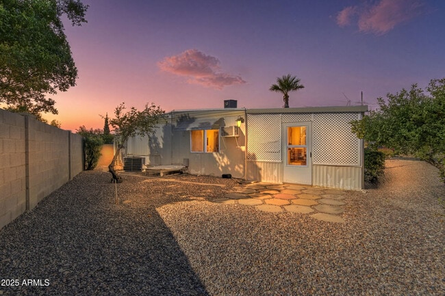 Building Photo - 5807 E Leonora St