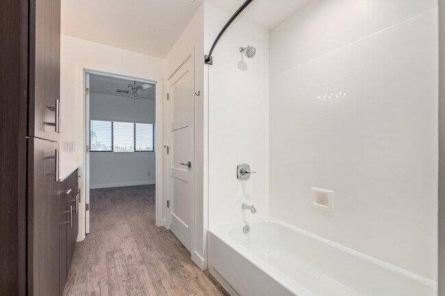 Building Photo - 2063 E Lemon St