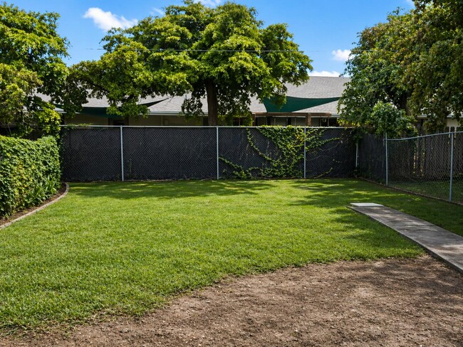 Building Photo - 4317 Cocoanut Rd