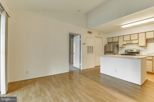 Building Photo - 3305 Wyndham Cir