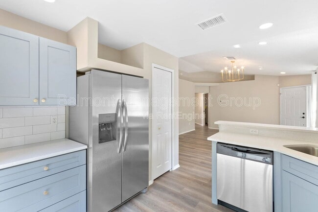 Building Photo - 6438 Tidewave St