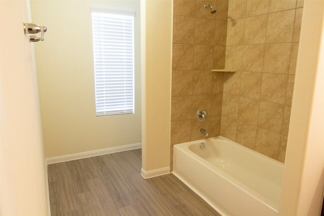 Building Photo - 926 Hidden Cove Ct