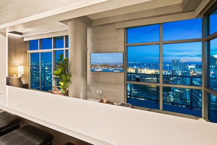 Building Photo - 800 The Mark Ln