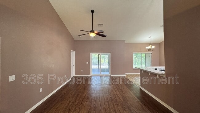 Building Photo - 10 Bellis Ct