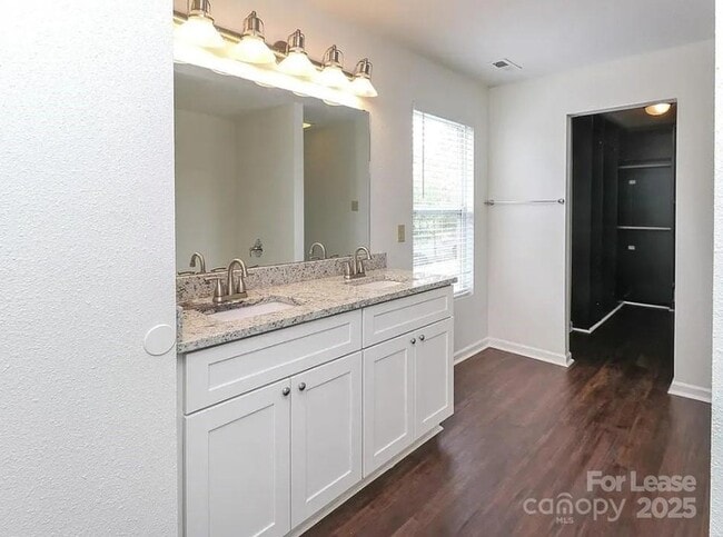 Building Photo - 3609 McDuff Ct