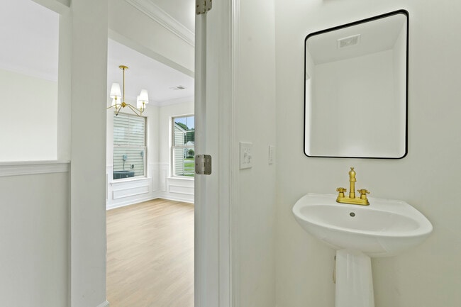 Building Photo - 3 Chandler Bluff Dr