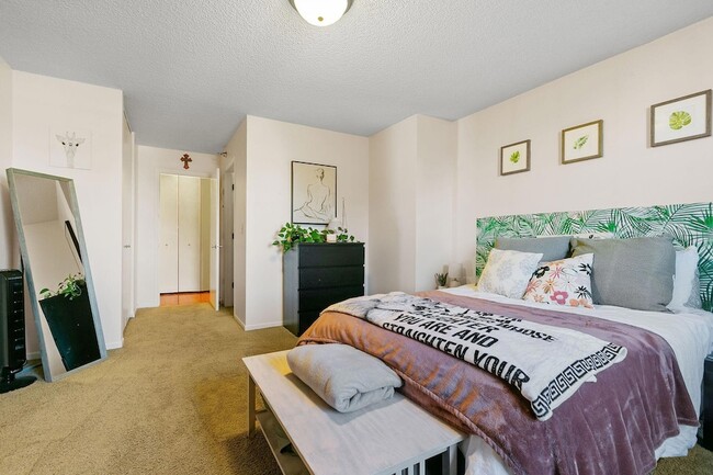 Building Photo - 401 S 1st St