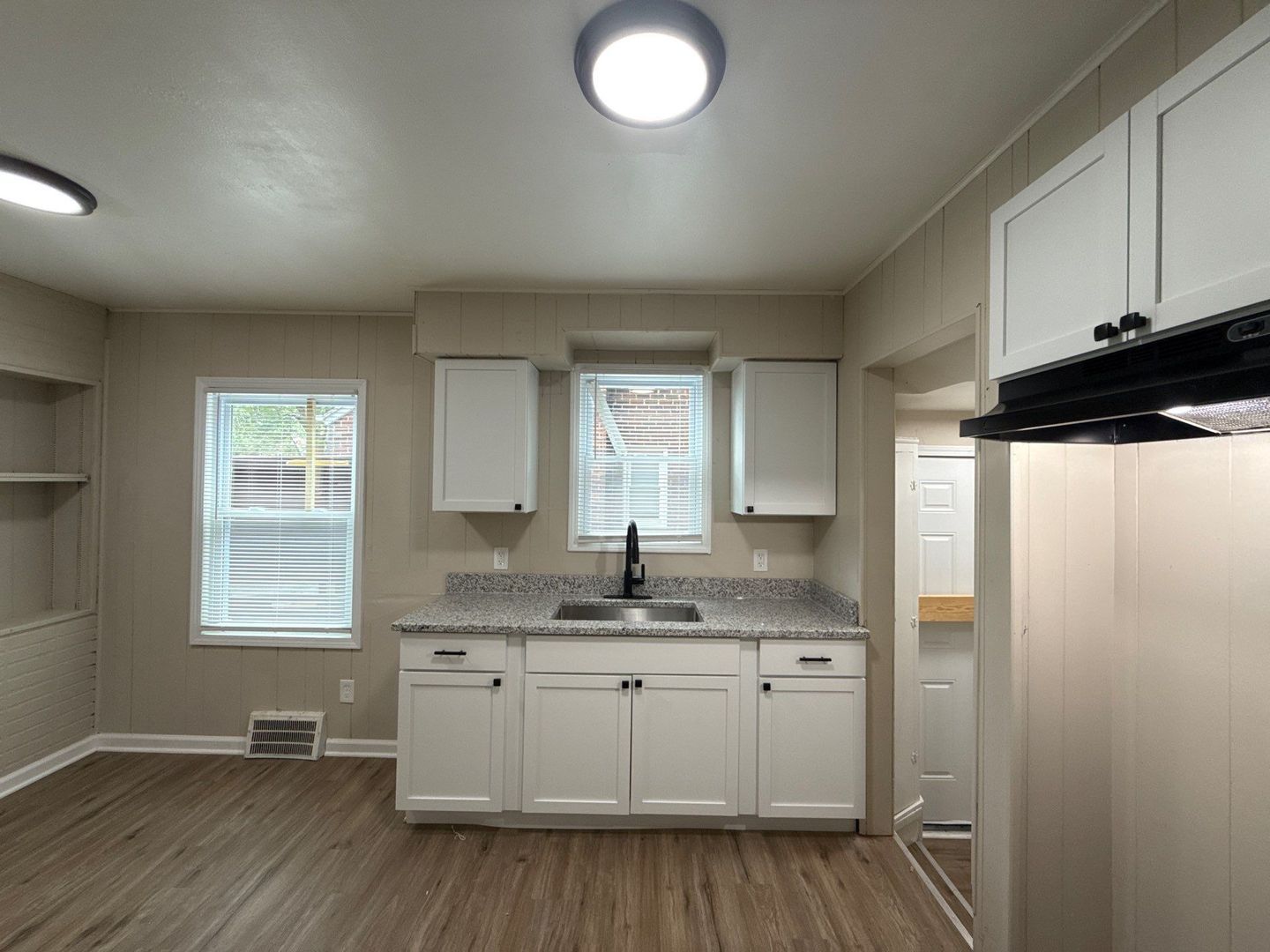Building Photo - Fully Renovated 3-Bedroom Home – Move-In Ready for You!