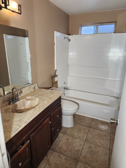 Building Photo - 855 S T St