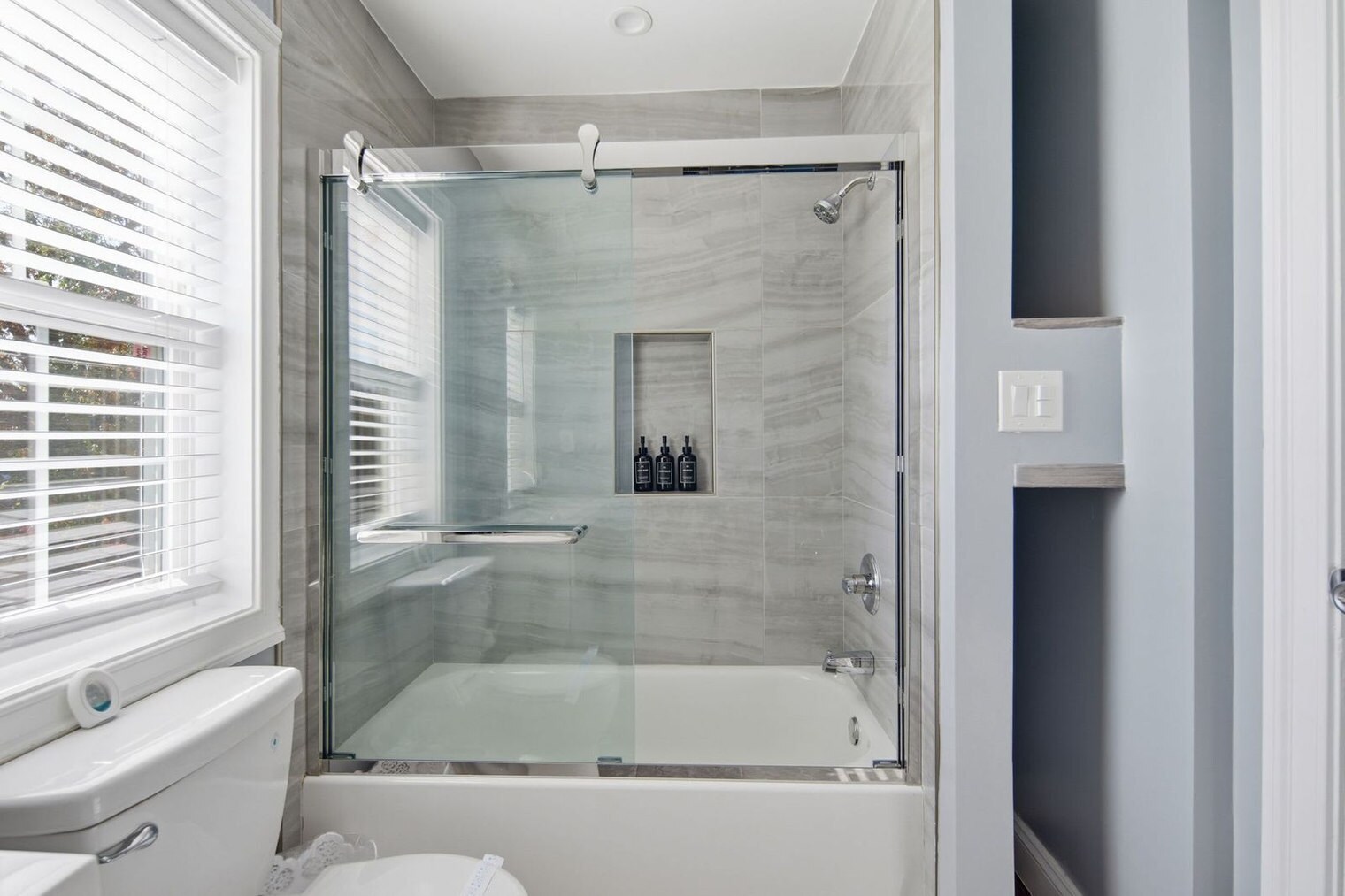 Building Photo - 1304 Van Buren St NW