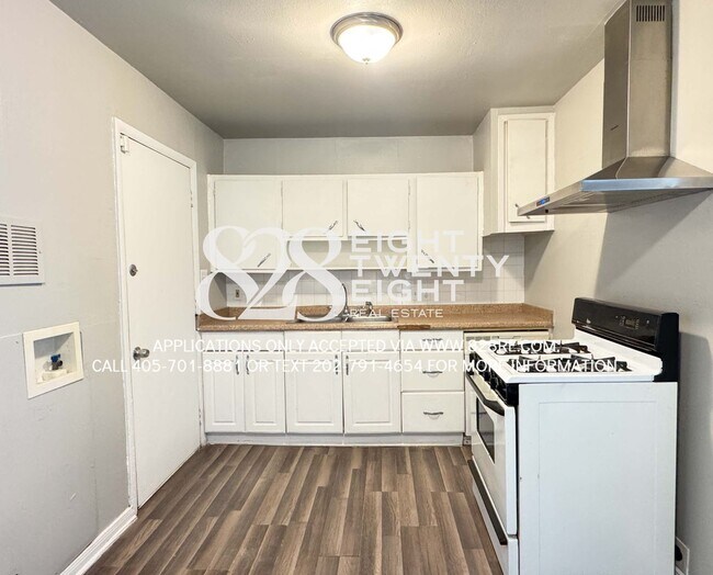 Building Photo - Charming 2 Bedroom/1 Bathroom Single Famil...