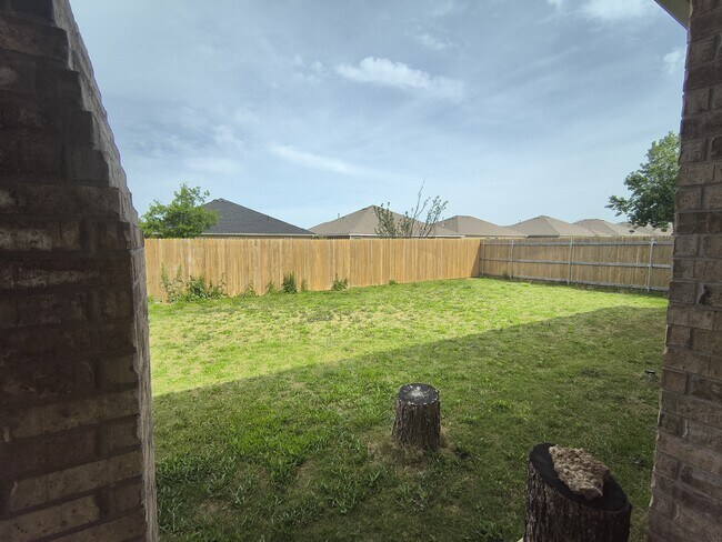 Building Photo - 2832 Wild Rose Ln