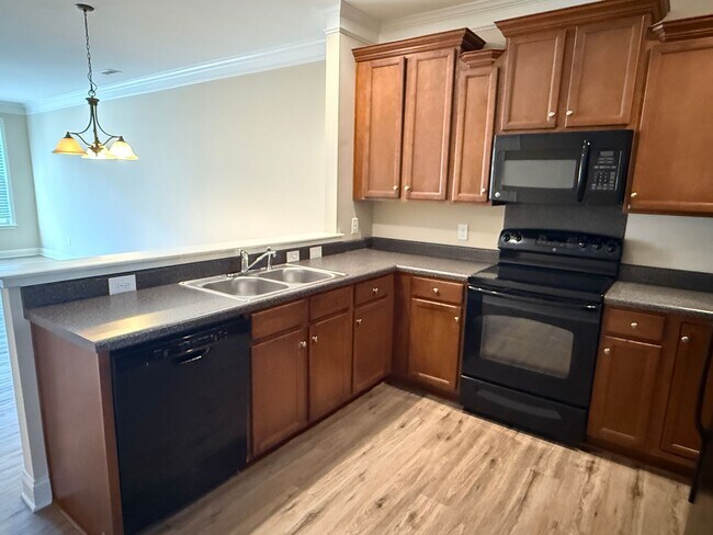 Building Photo - 371 Beacon St NW