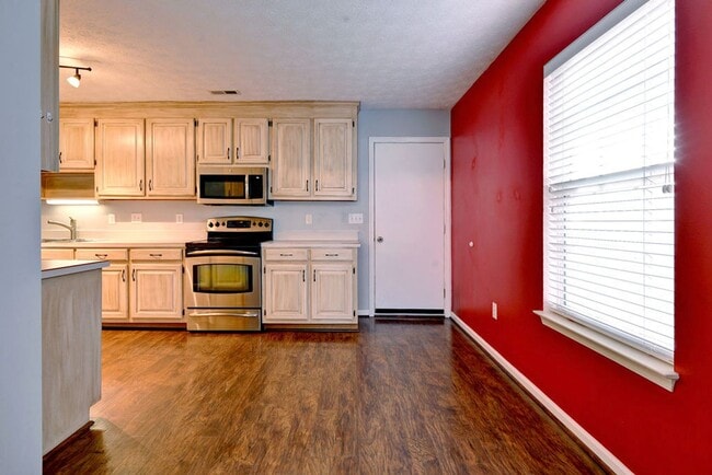 Building Photo - Spacious Rancher in Quiet Cul-de-sac