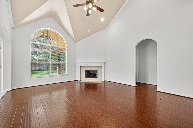 Building Photo - 15 Hadlock Pl