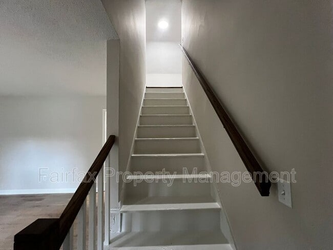 Building Photo - 800 Belvin Ave