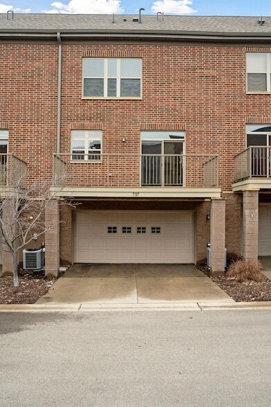 Building Photo - 741 Victoria Street S