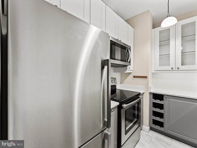 Building Photo - 2000 16th St NW