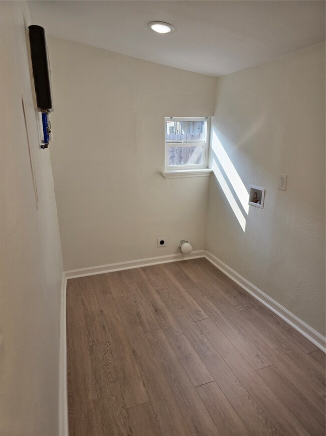 Building Photo - 505 Park Ln