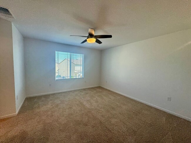Building Photo - 401 Autumn Breeze Cir