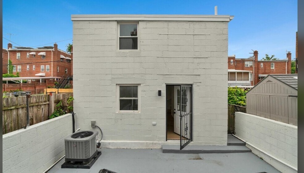 Building Photo - 518 Oglethorpe St NE