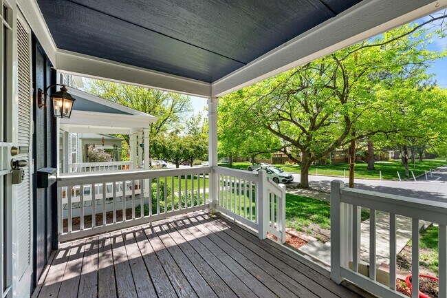 Building Photo - Gorgeous home by Sloans Lake!