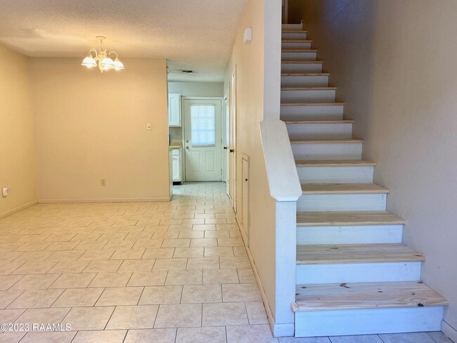 Building Photo - 204 Wilkie St