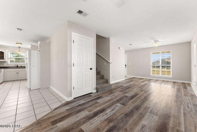 Building Photo - 9110 Sunshine Dr