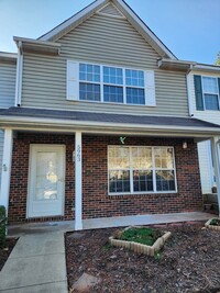 Building Photo - 2 Bedroom Townhome in Huntington Ridge