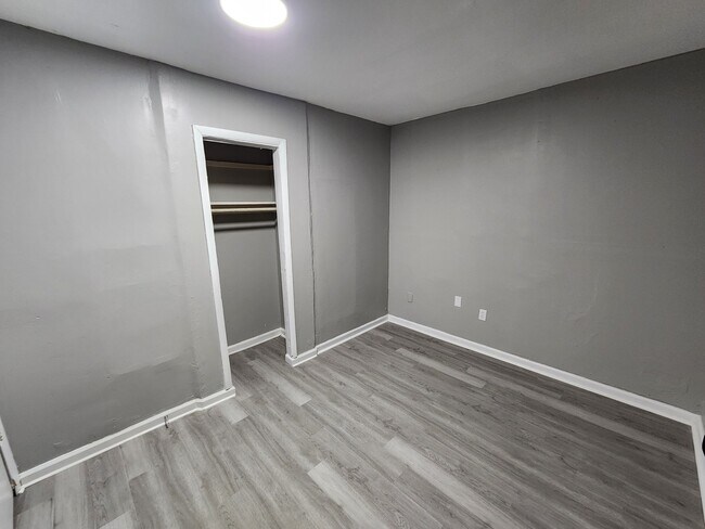 Building Photo - 1422 Bancroft St