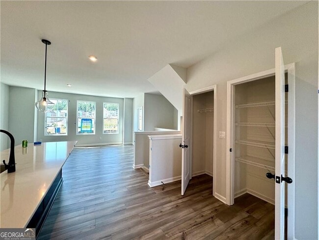 Building Photo - 1409 Creekside Cir NW