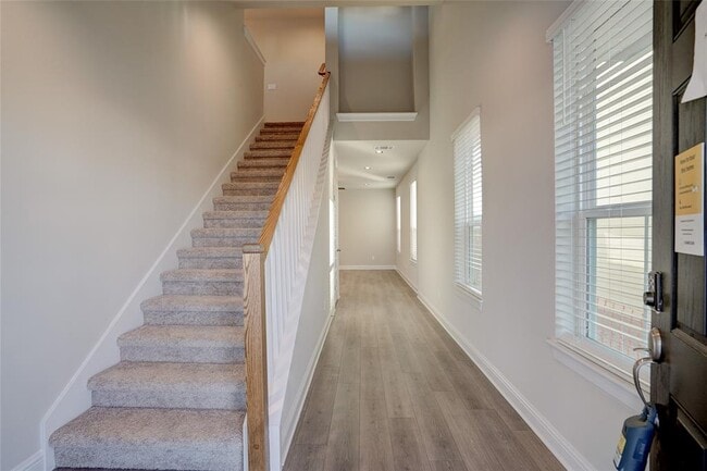 Building Photo - 135 Living Reef Dr