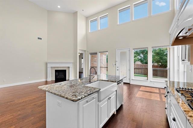Building Photo - 6533 Mandalay Ct